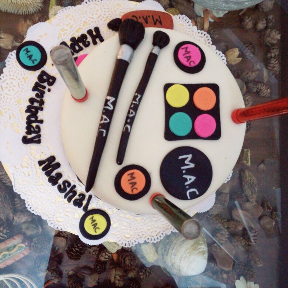 Meet your Posher, Nadia